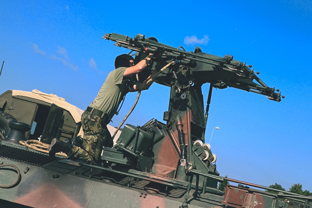 Kontrola protiletadlového raketového kompletu S-10M2D před bojovými střelbami.
