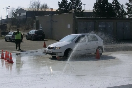 Pravidlo číslo jedna: Jezděte bezpečně, jezděte defenzivně!