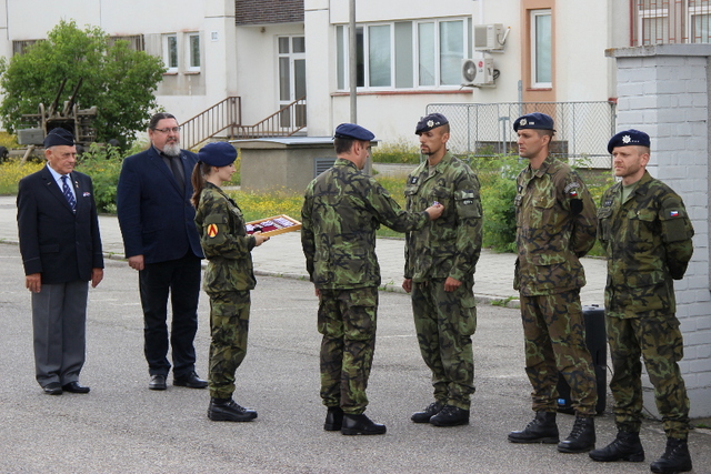 Určeným příslušníkům útvaru byly uděleny medaile Za službu v ozbrojených silách ČR. 