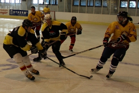 Češi jsou národem hokejistů. A vojáci nezůstávají pozadu