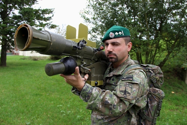 Na testování se připravuje i desátník Jaroslav Mako, operátor protiletadlového raketového kompletu 9K38 IGLA