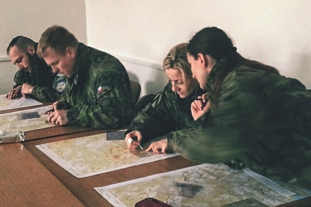 Orientace na mapě v rámci topografické přípravy.