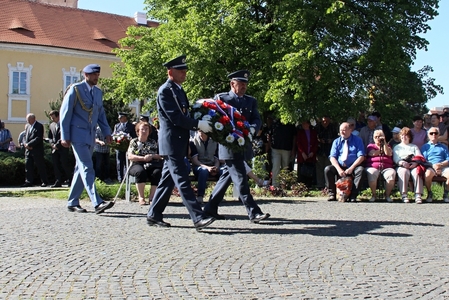 Položením věnce uctili památku obětí druhé světové války