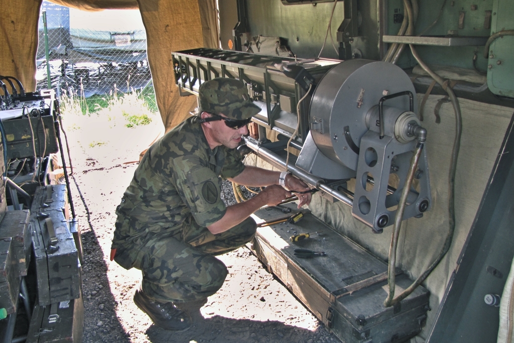 Kontrola a měření raket k protiletadlovému raketovému kompletu S-10M2D