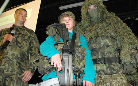 Týden s armádou pokračoval v Olomouci třetím dnem. Dům armády doslova praskal ve švech