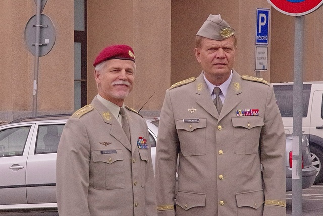 Generál Pavel a generál Bečvář před GŠ