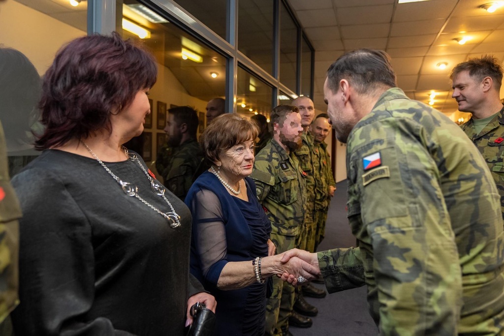 Generál Řehka přivítal rodinu Adriana Wernera