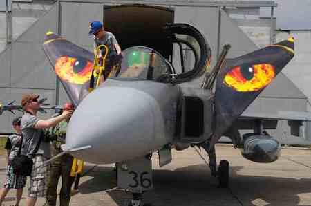 Aviatická pouť přilákala desetitisíce diváků