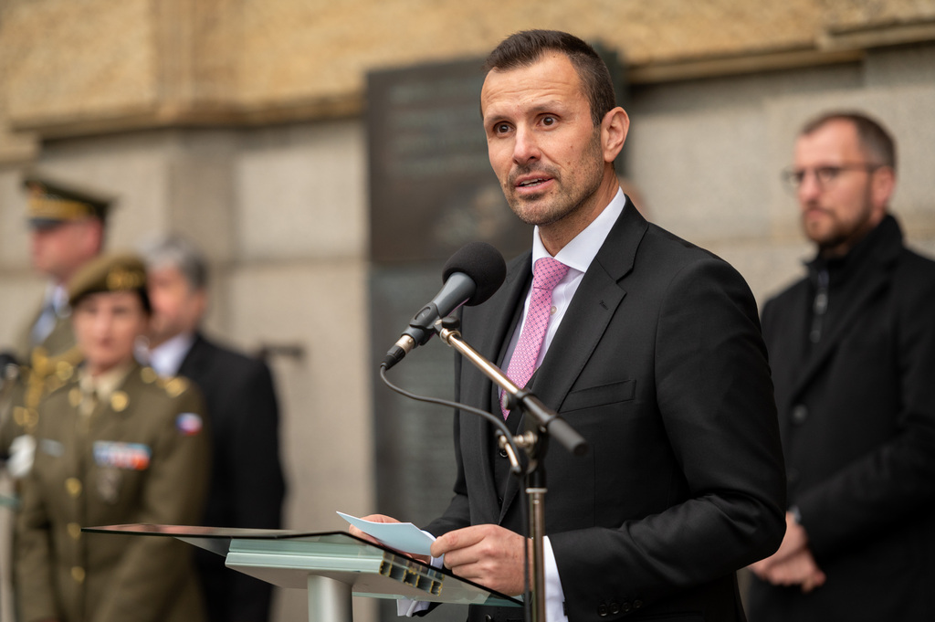 Na Vítězném náměstí byla slavnostně zahájena panelová výstava - Vojenské újezdy ČR