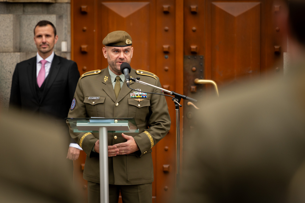 Na Vítězném náměstí byla slavnostně zahájena panelová výstava - Vojenské újezdy ČR