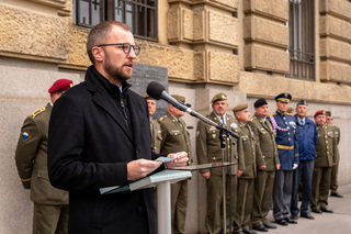 Na Vítězném náměstí byla slavnostně zahájena panelová výstava - Vojenské újezdy ČR