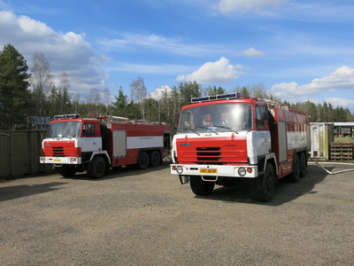 Hasičské CAS 32 T-815 v plnícím místě