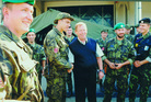 Ilustrační obrázek ke článkuS Václavem Havlem se loučí také vojáci