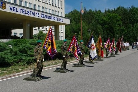 Ženisté oslavili svůj den slavnostním nástupem