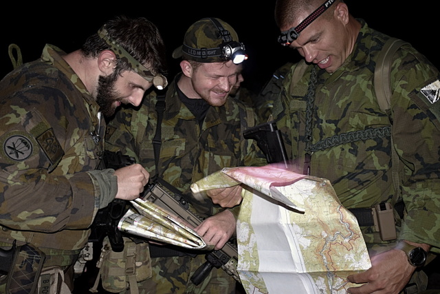 Hlídka 131. dělostřeleckého oddílu Jince