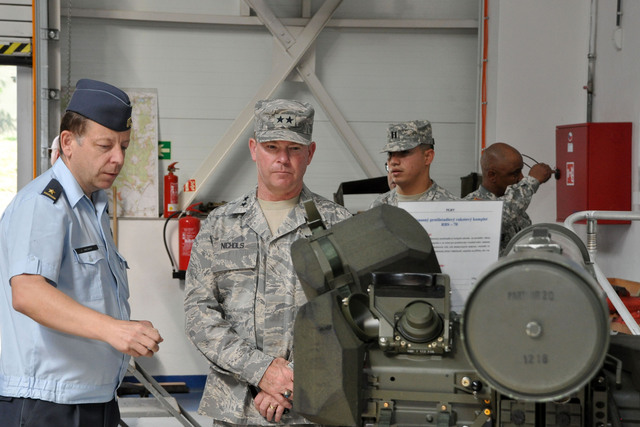 I na Hale vzdučných sil se bylo na co dívat, zleva Medek a Nichols (2)