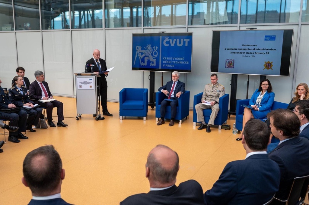 Na konferenci, kterou pořádalo České vysoké učení technické (ČVUT), vystoupili prezident Petr Pavel a náčelník Generálního štábu AČR generálporučík Karel Řehka
