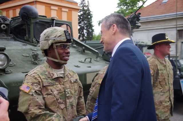 Ministr obrany Martin Stropnický přivítal americké vojáky