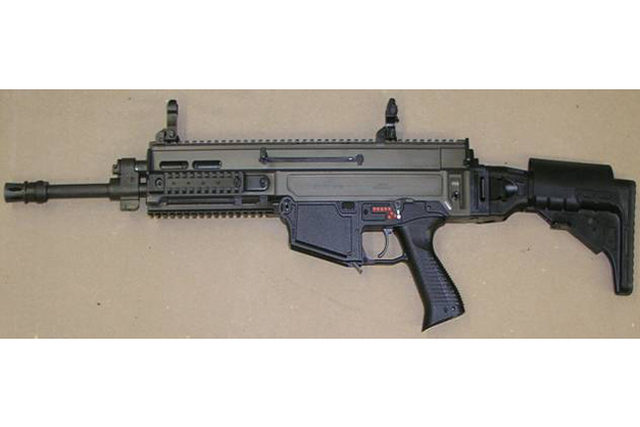 CZ 805 s teleskopickou opěrou