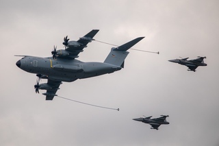 Piloti Gripenů cvičili tankování za letu v rámci Dnů NATO 2022