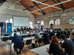 Hlavním tématem, které prostupovalo celou vyzbrojovací konferencí, byla nutnost reakce na situaci na Ukrajině, která se musí projevit také ve vyzbrojovacích plánech resortu obrany