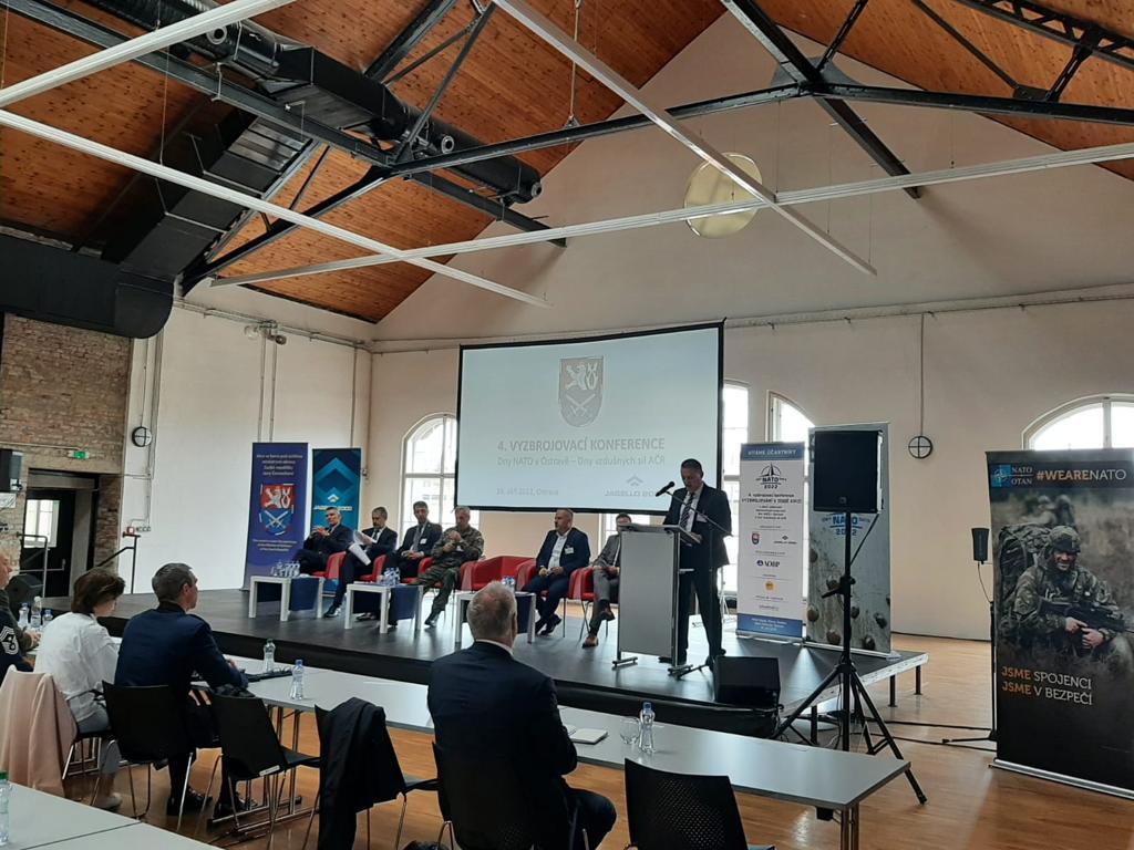 Hlavním tématem, které prostupovalo celou vyzbrojovací konferencí, byla nutnost reakce na situaci na Ukrajině, která se musí projevit také ve vyzbrojovacích plánech resortu obrany