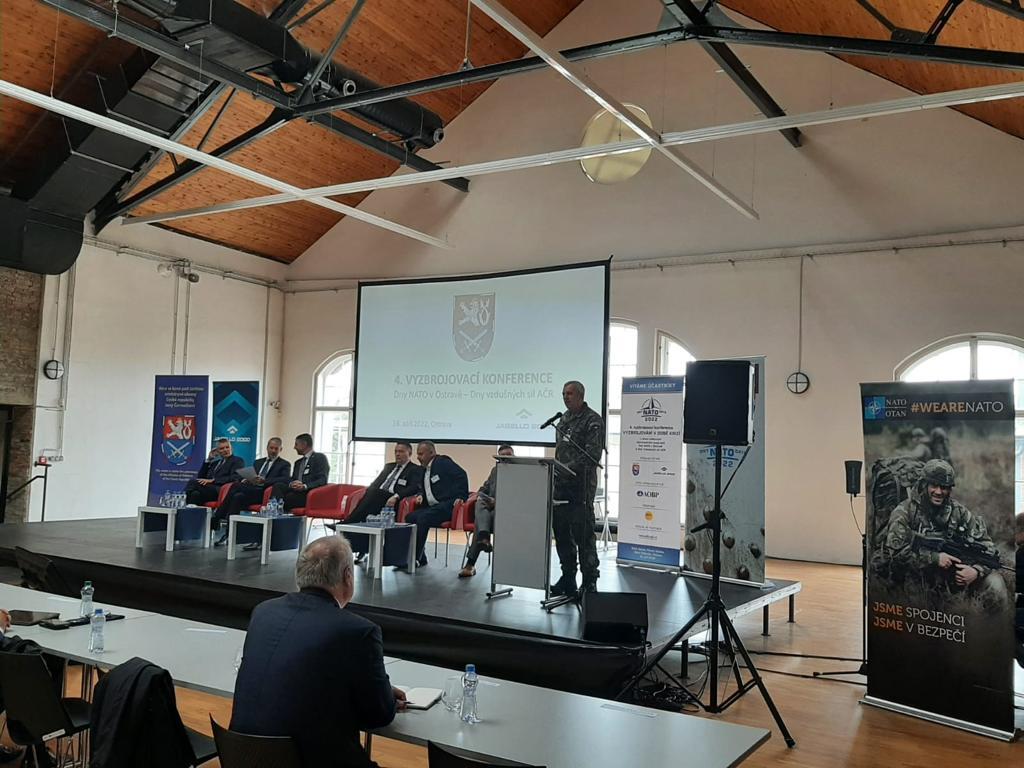 Hlavním tématem, které prostupovalo celou vyzbrojovací konferencí, byla nutnost reakce na situaci na Ukrajině, která se musí projevit také ve vyzbrojovacích plánech resortu obrany