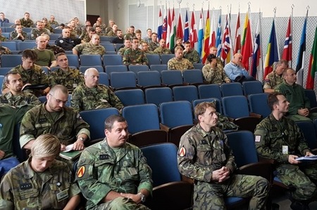 Gripeny i bombardéry budou v září křižovat české nebe při cvičení Ample Strike 2018