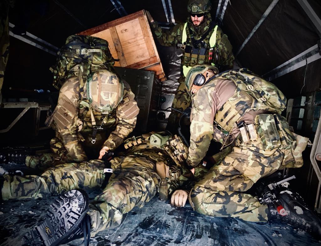 Příprava na zahraniční operaci pokračuje
