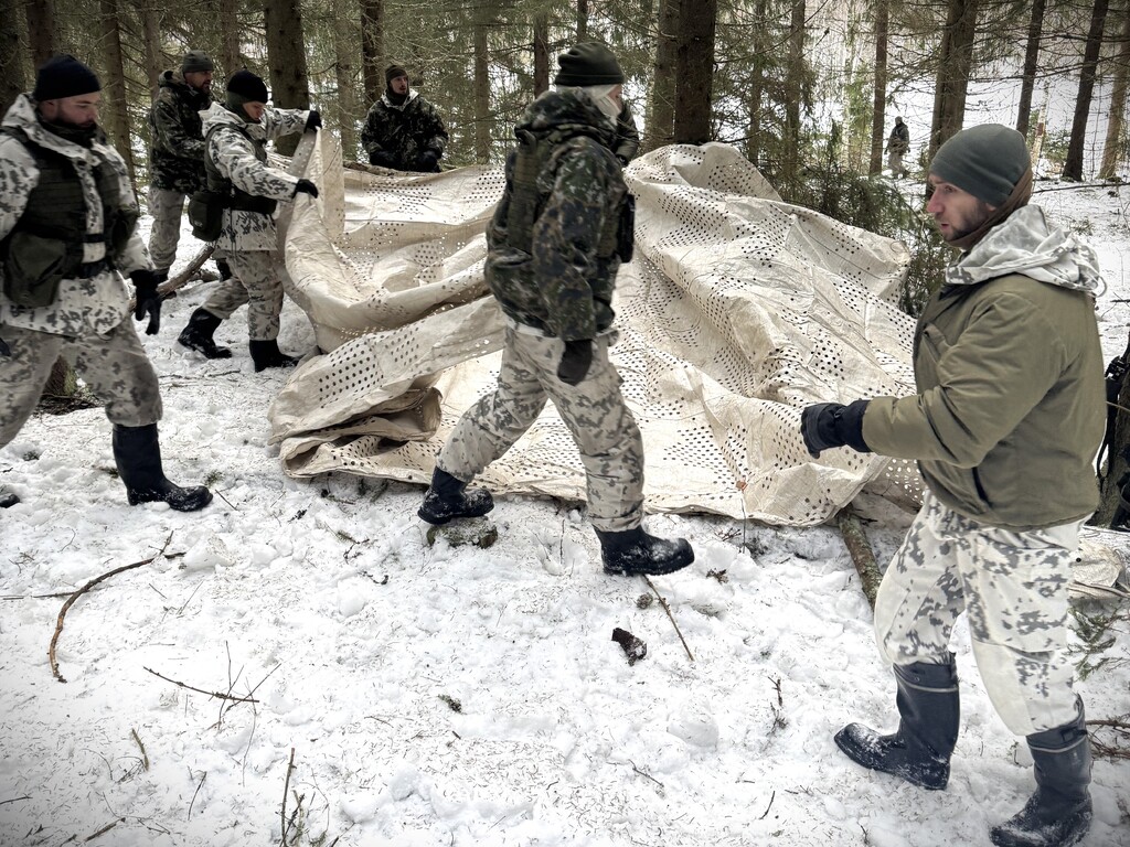 Češi cvičili na zamrzlém severu Evropy