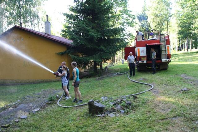 Odpolední zaměstnání prvního dne s hasiči VHJ Jince (8)