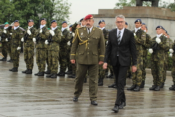 Ministr obrany Lubomír Metnar a náčelník Generálného štábu generálporučík Aleš Opata