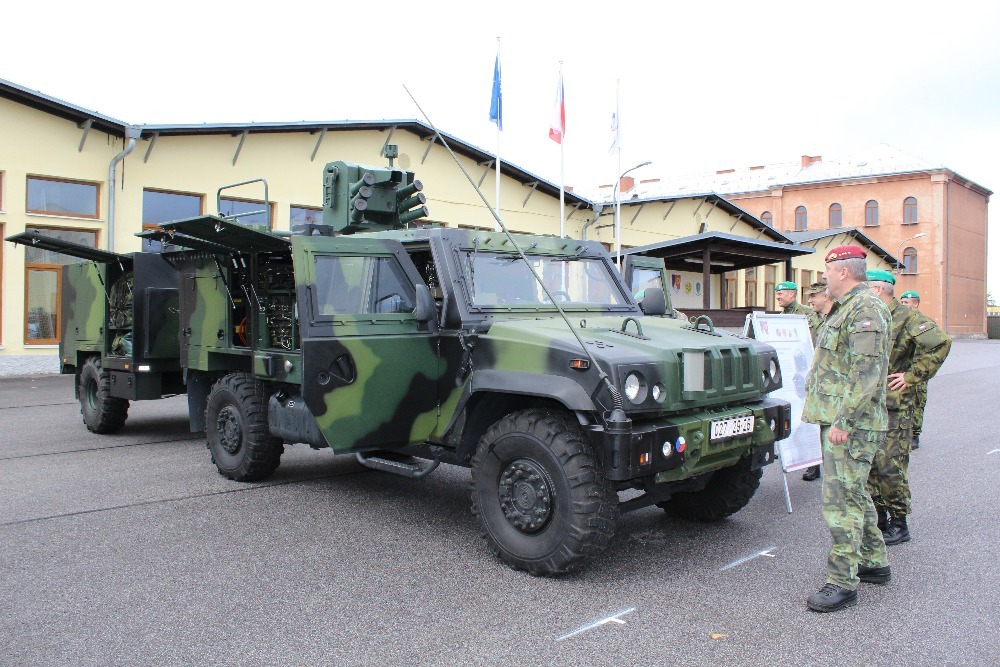 Souprava lehkého obrněného vozidla S-LOV CBRN je prototyp z roku 2014