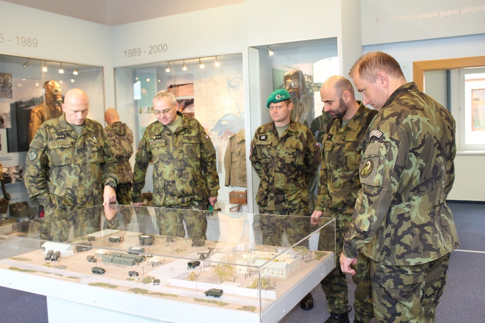 Hosté si prohlédli muzeum chemického vojska 