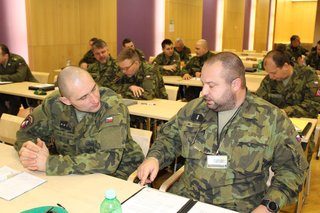 Velitelé se věnovali problematice výcviku a přípravy záložníků