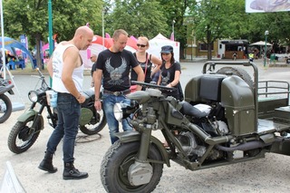 Historická technika byla zastoupena italským vojenským horským speciálem Motoguzzi (1963)