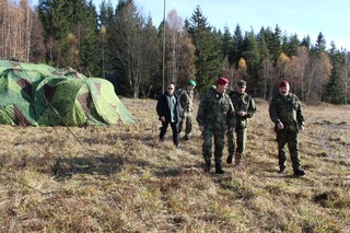 Generál Opata si prohlédl hlavní místo velení