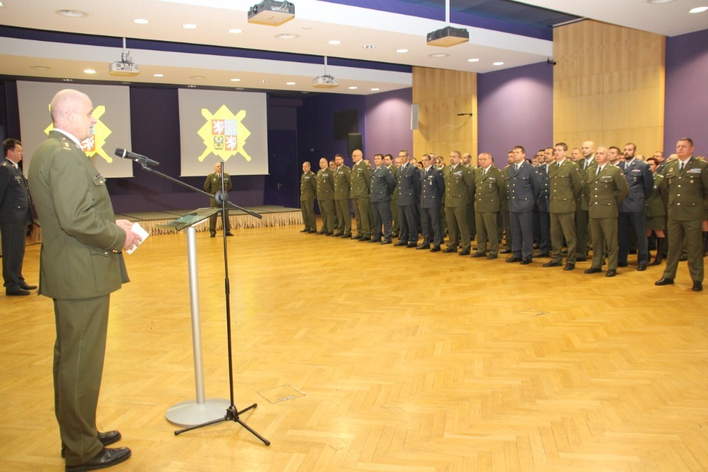 Slavnostní nástup při příležitosti zahájení činnosti Velitelství pro operace