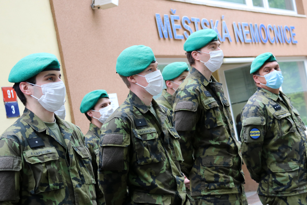 Armáda se opět zapojí do chytré karantény