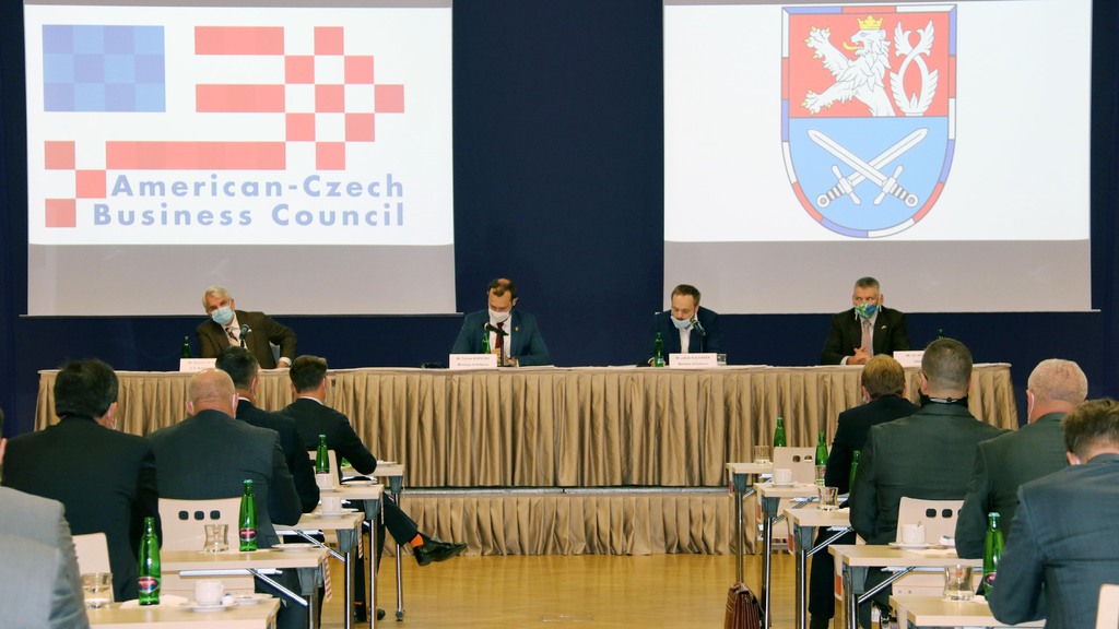 Czech and U.S. defence manufacturers discussed cooperation in Prague