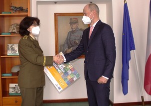  Brigádní generálka Lenka Šmerdová se setkala s obchodním ředitelem společnosti Sellier & Bellot Josefem Strnadem 