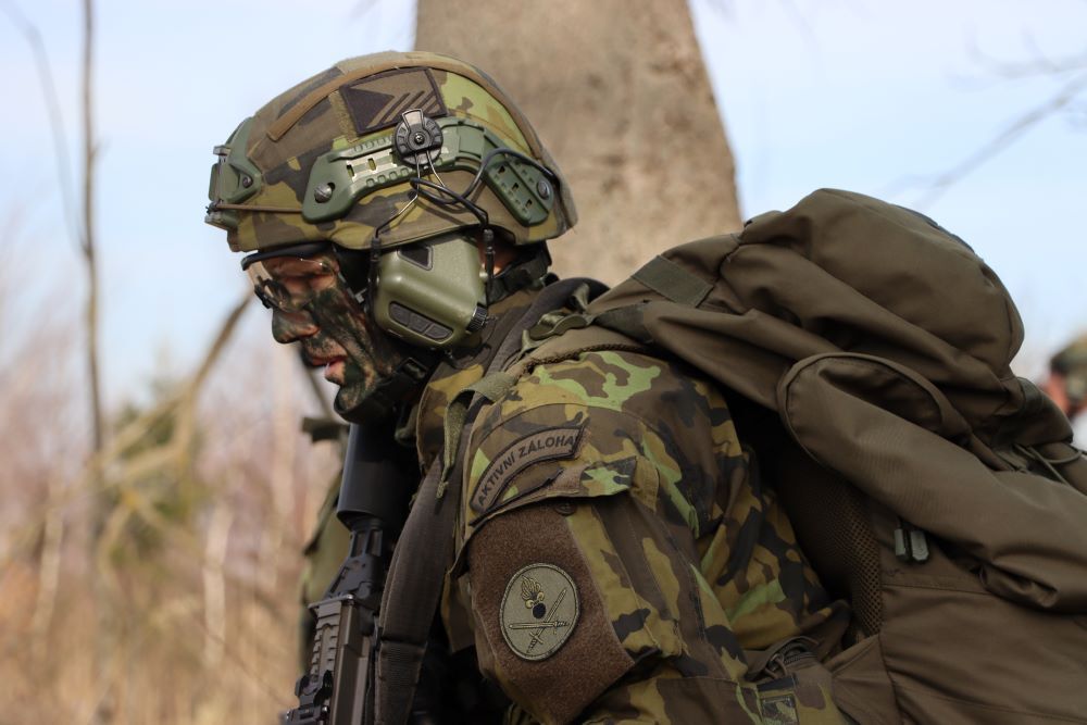 Vojenské cvičení DRILL I prověřilo schopnosti ostravských záložníků ve vodě i na střelnici