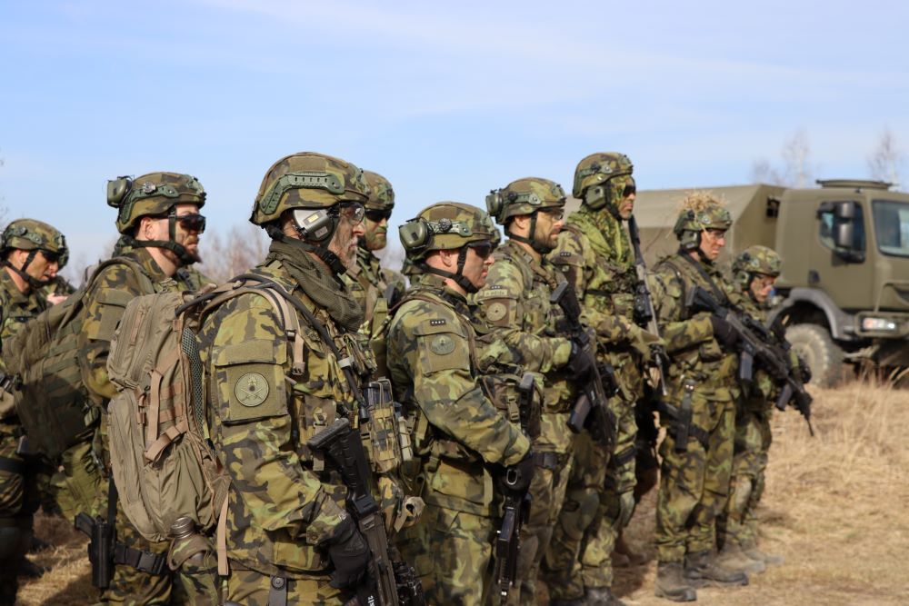 Vojenské cvičení DRILL I prověřilo schopnosti ostravských záložníků ve vodě i na střelnici