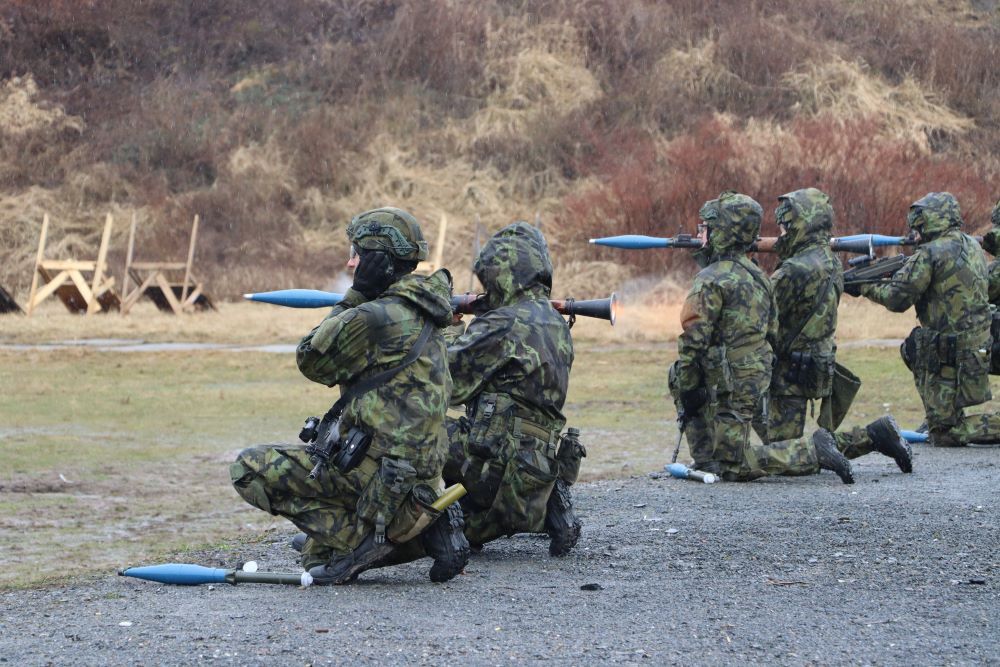Vojenské cvičení DRILL I prověřilo schopnosti ostravských záložníků ve vodě i na střelnici