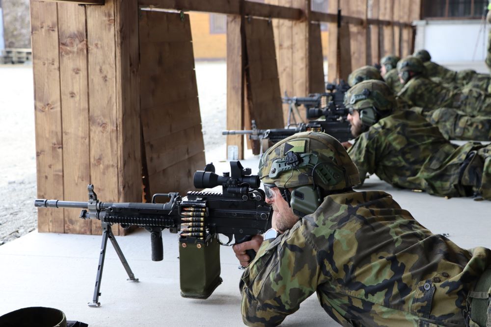 Vojenské cvičení DRILL I prověřilo schopnosti ostravských záložníků ve vodě i na střelnici
