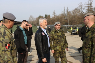 Prezident republiky zavítal k Praporu podpory nasaditelných sil do Rakovníka