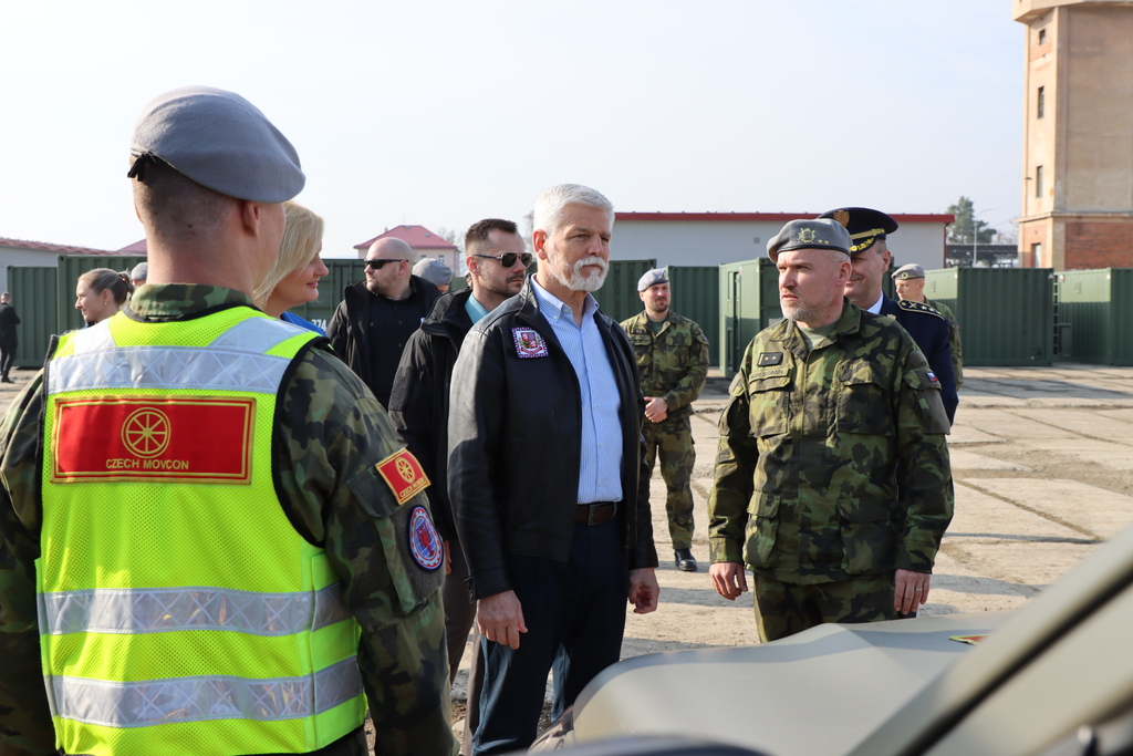 Prezident republiky zavítal k Praporu podpory nasaditelných sil do Rakovníka