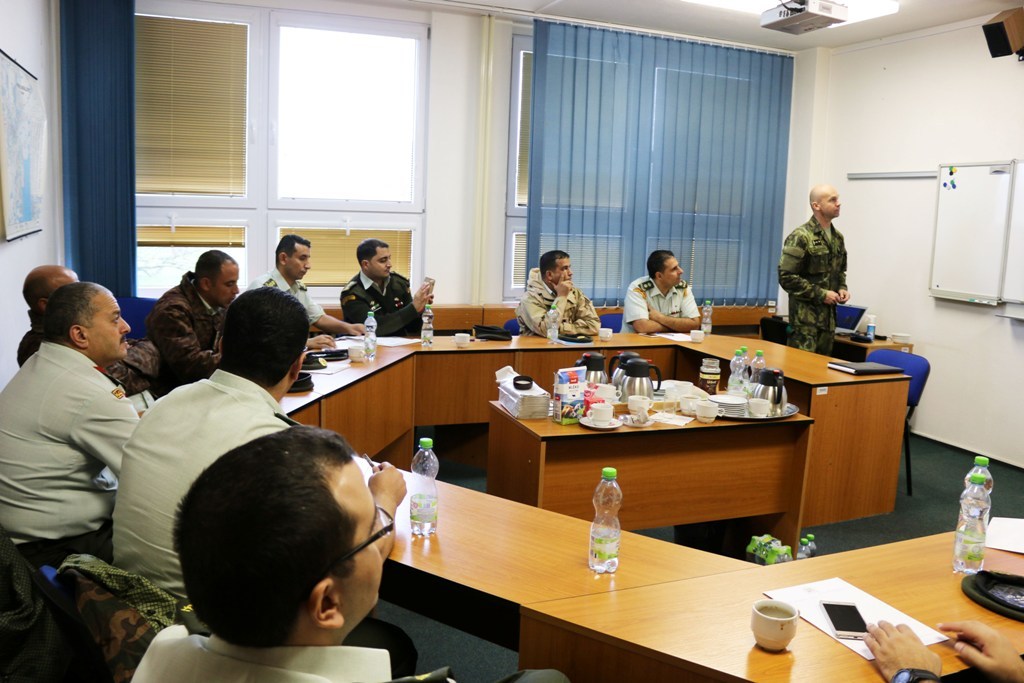 Dvanáct jordánských zdravotníků