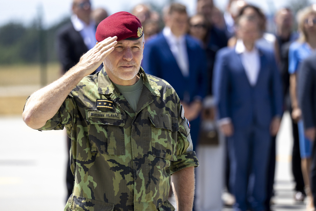 Z dnešního slavnostního předání funkce velitele Vzdušných sil AČR 