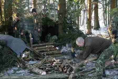 V extrémních podmínkách přežívaly s vojáky i čtyři ženy 